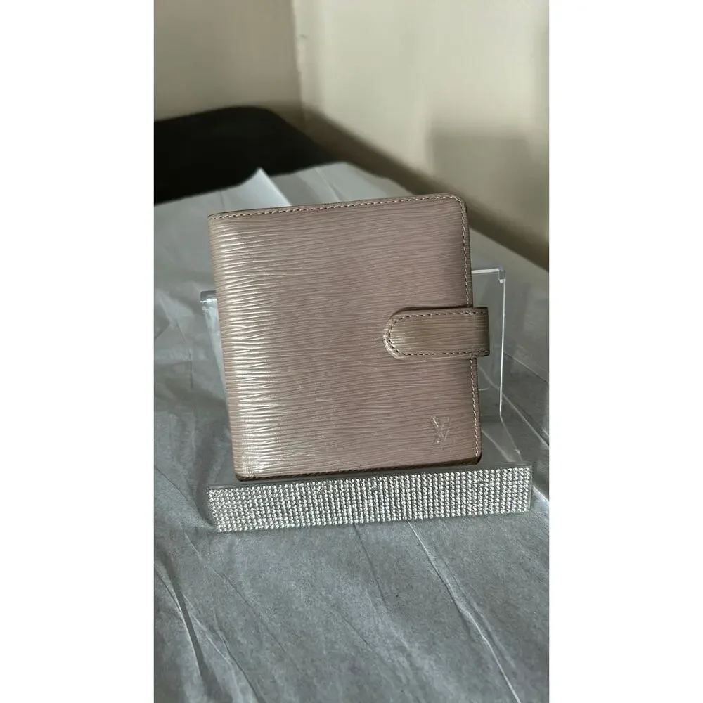Louis Vuitton epi Marco bifold wallet